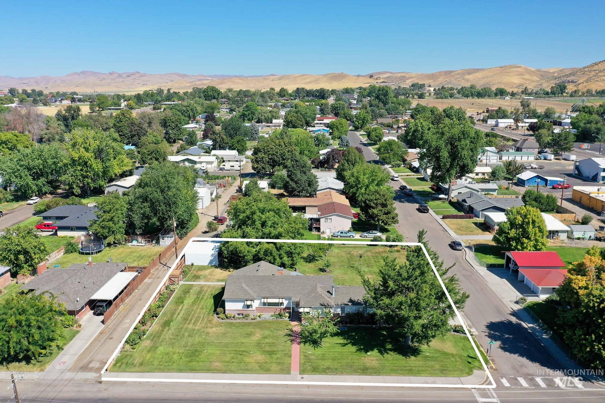 main property photo 40