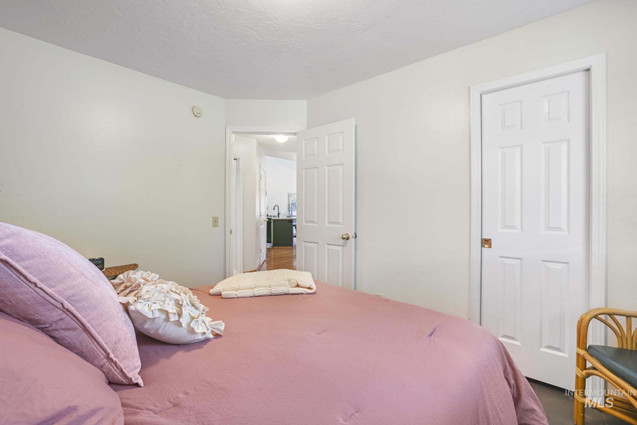 property viewer photo 18