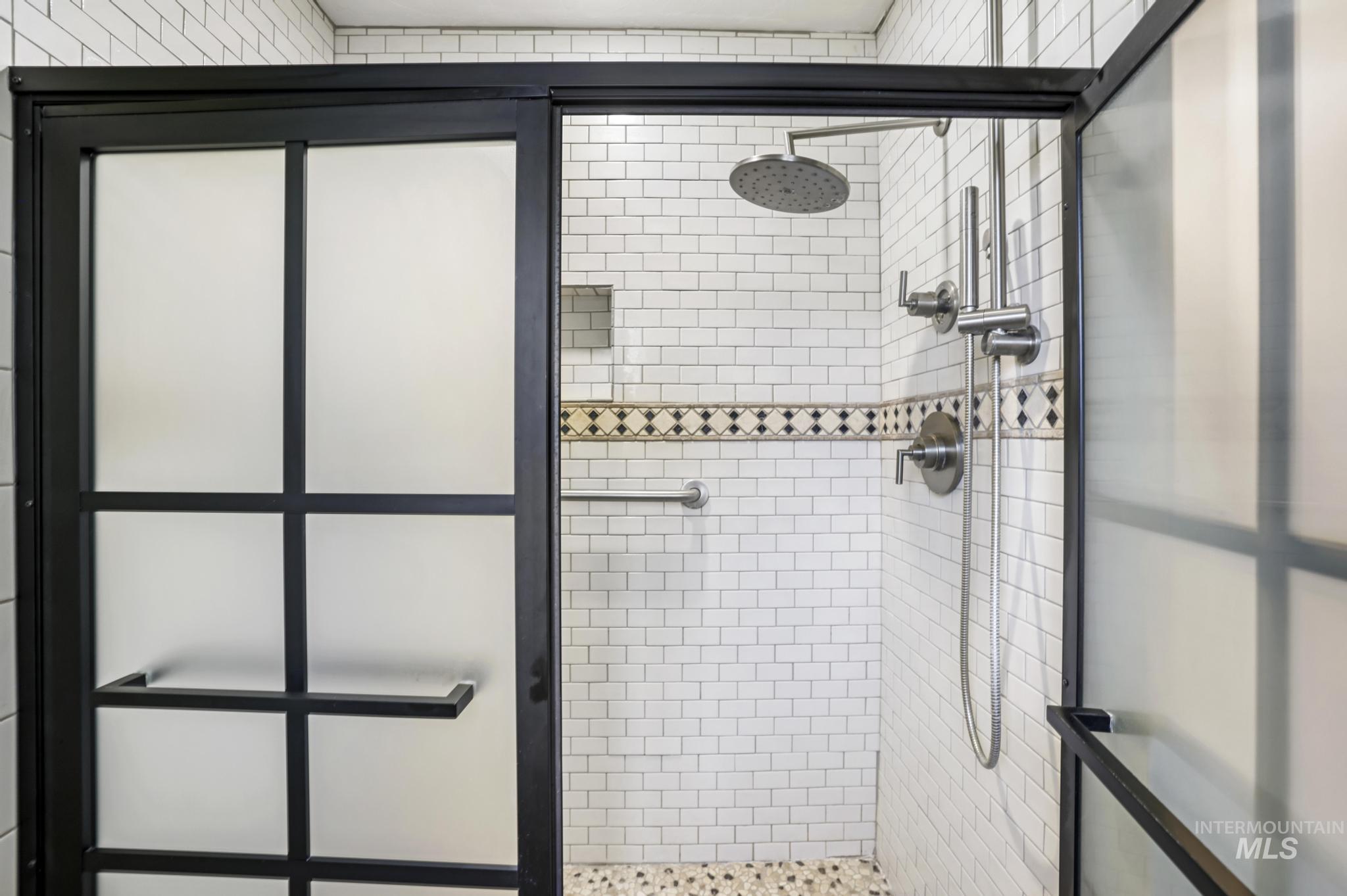 property viewer photo 24