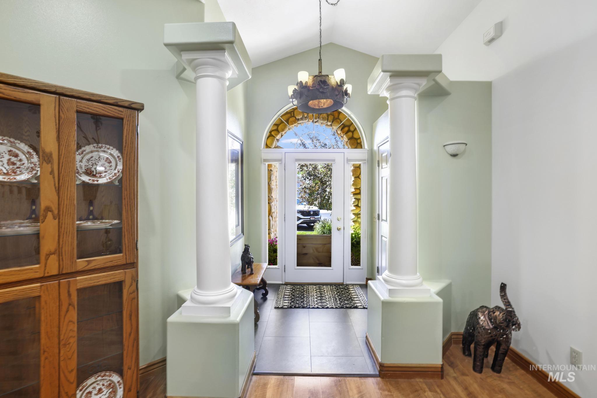 property viewer photo 3
