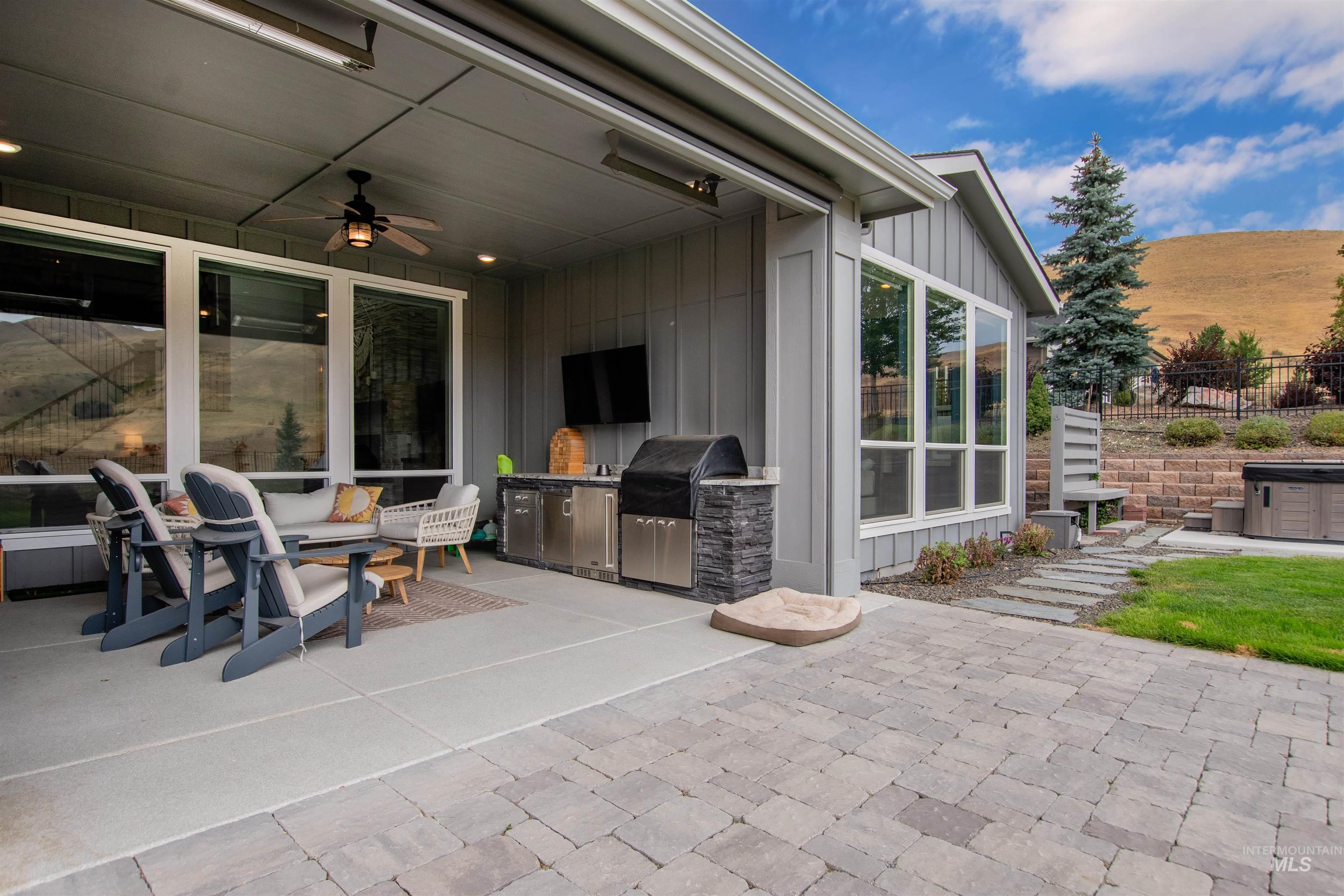 main property photo 39