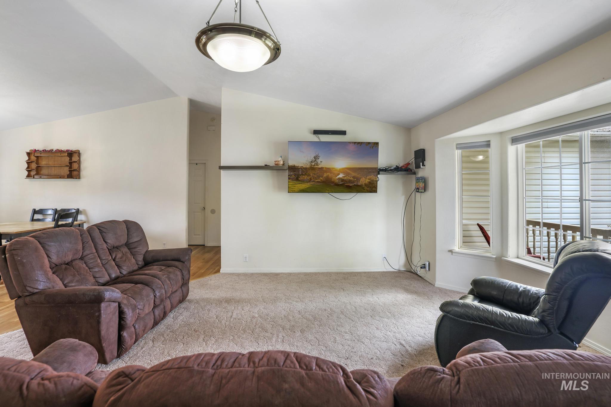 property viewer photo 3