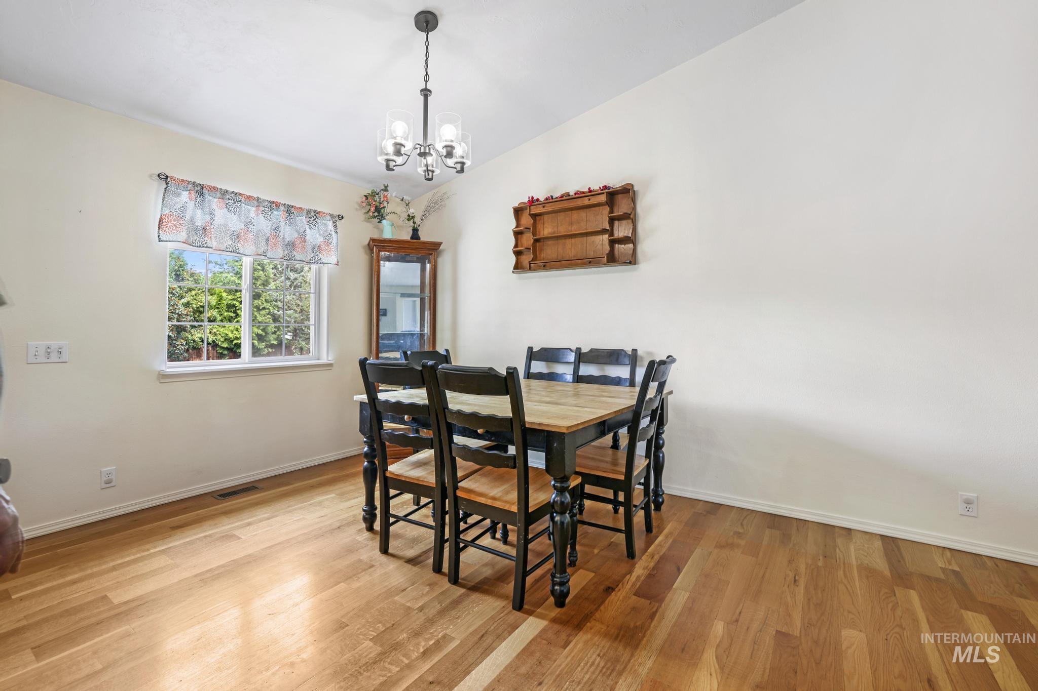 property viewer photo 6