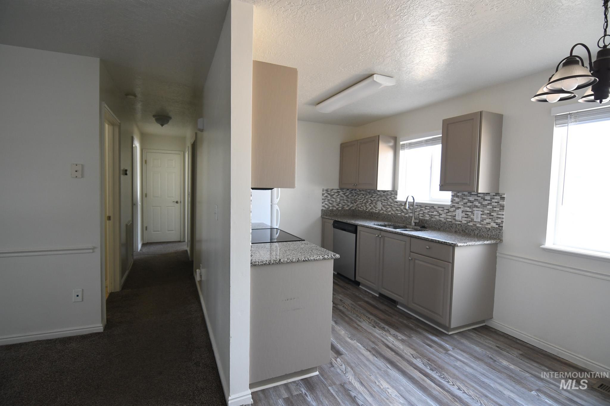 property viewer photo 7