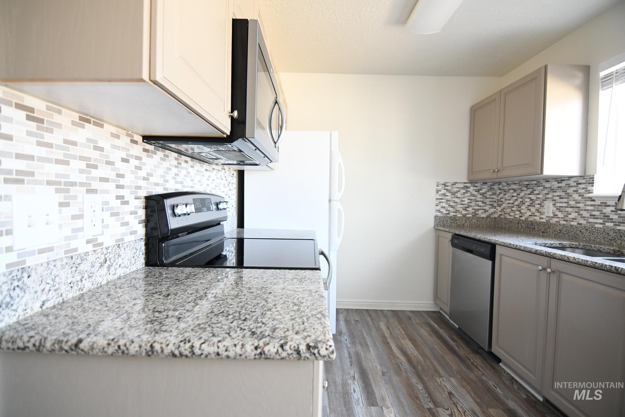 property viewer photo 8