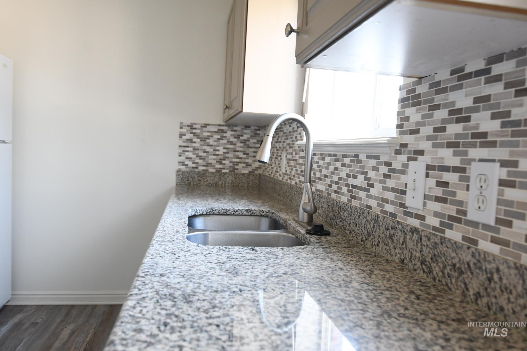 property viewer photo 9
