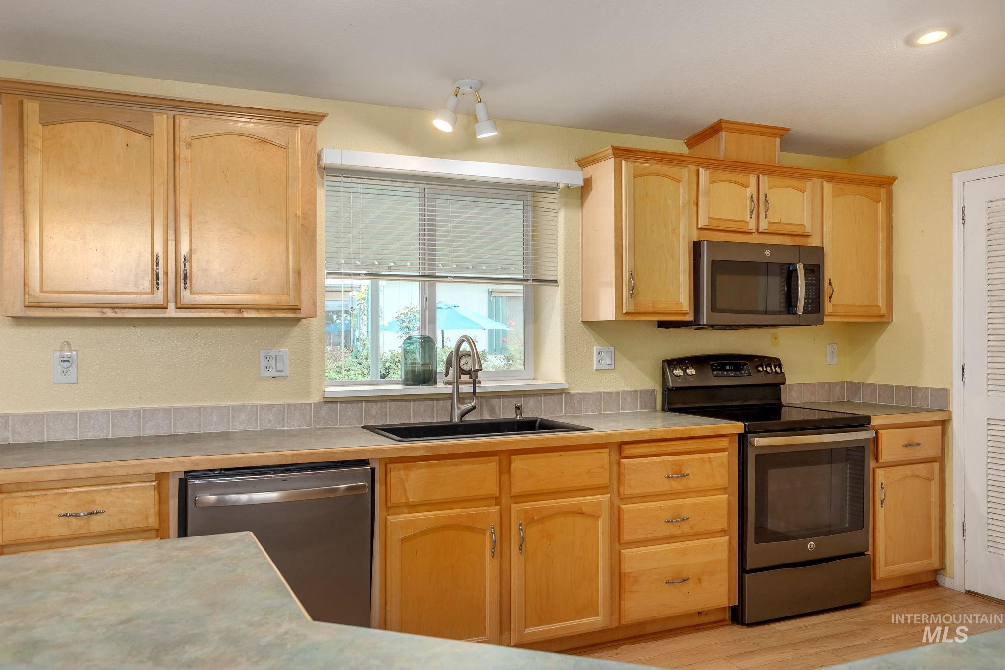 property viewer photo 12