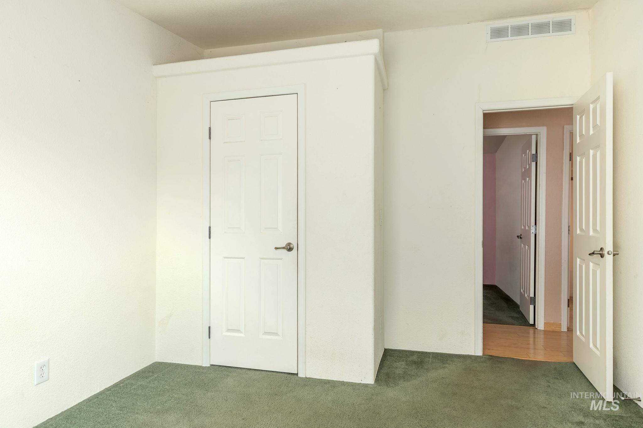 property viewer photo 25