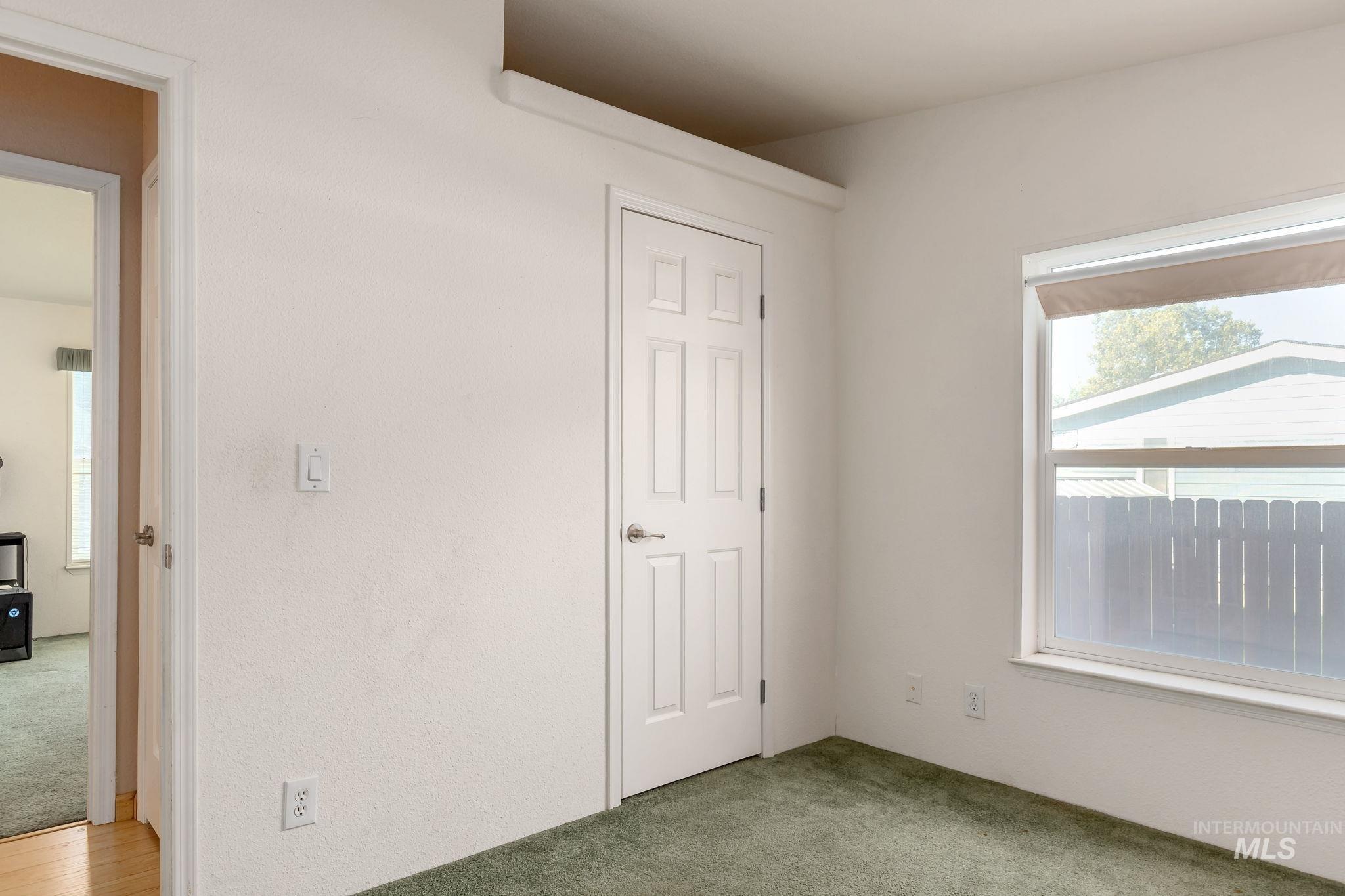 property viewer photo 26