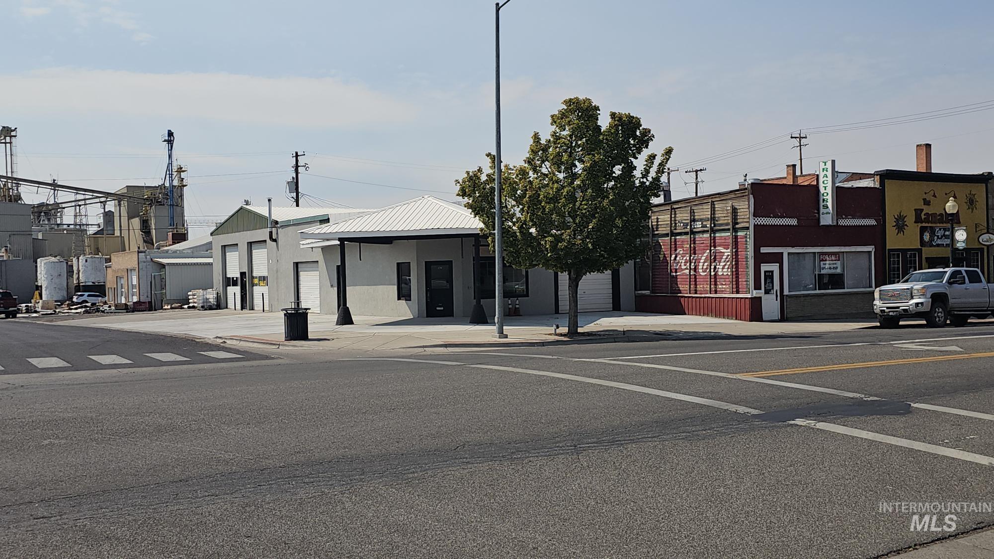 main property photo 8