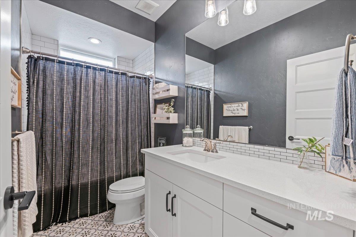 property viewer photo 18