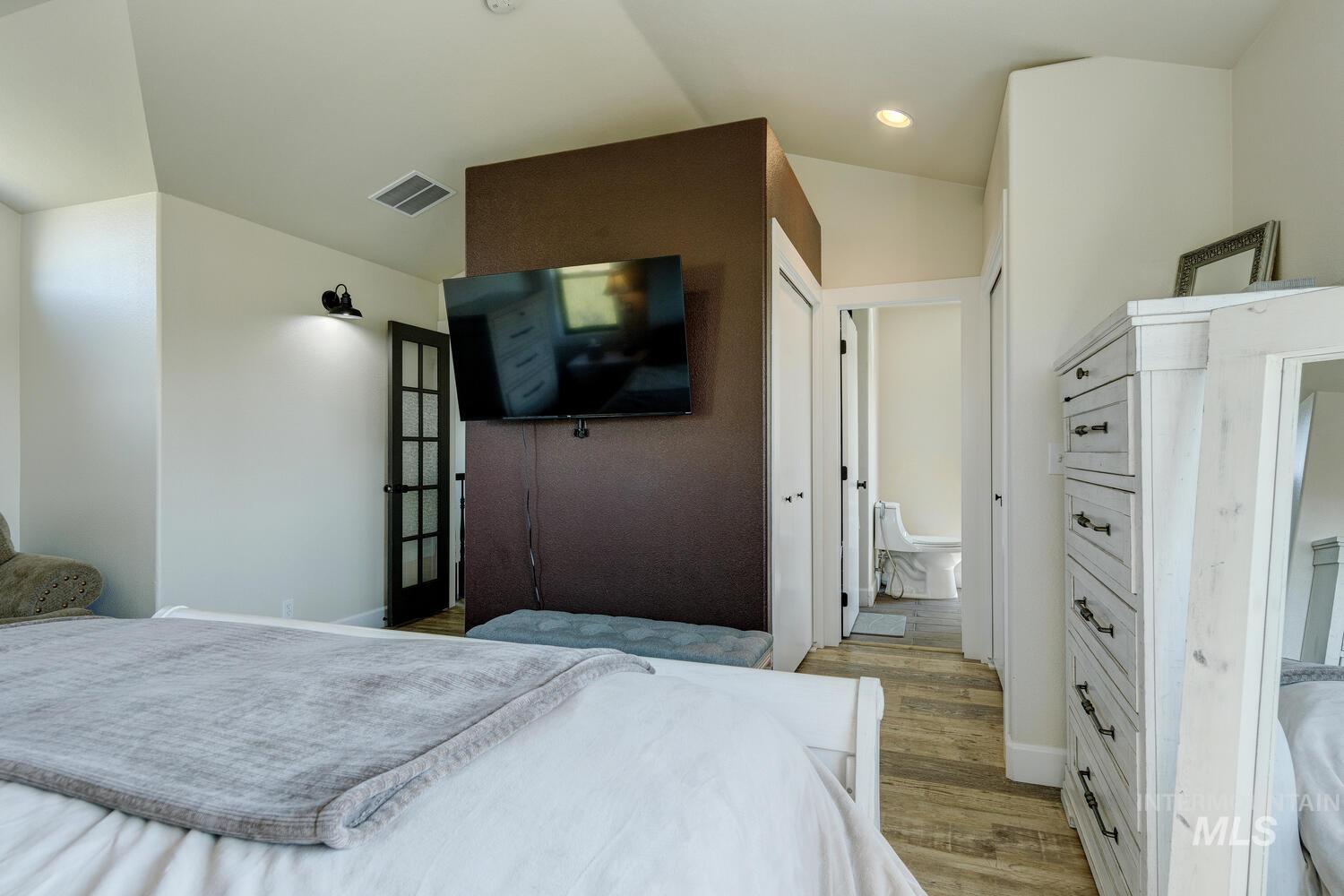property viewer photo 24