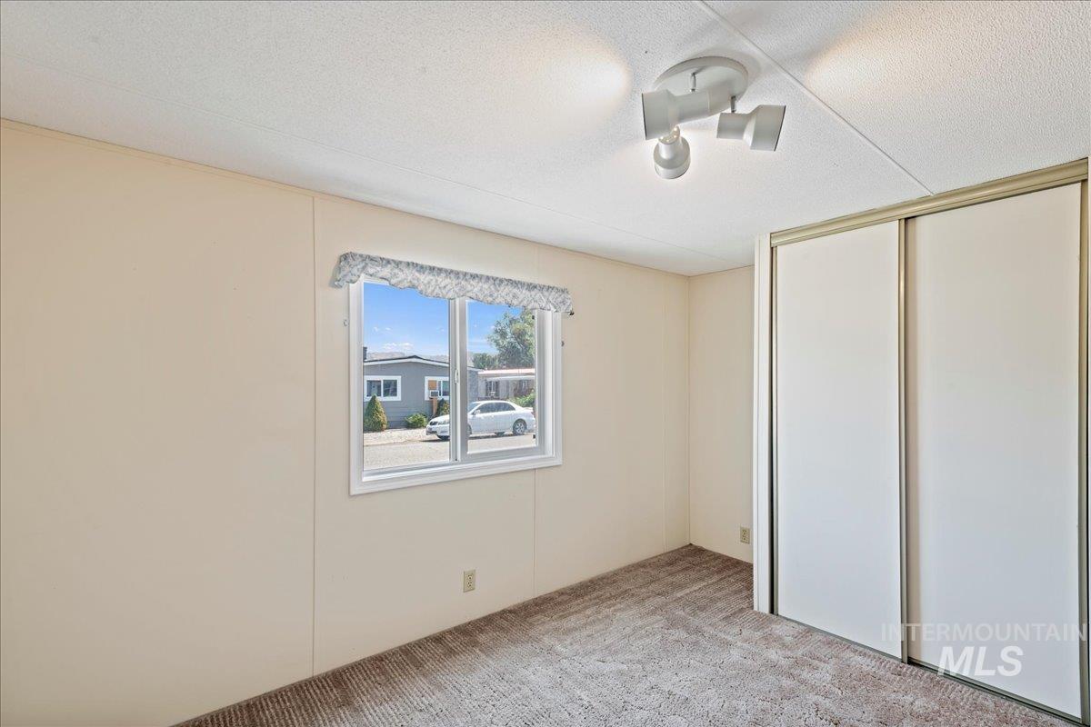 property viewer photo 16
