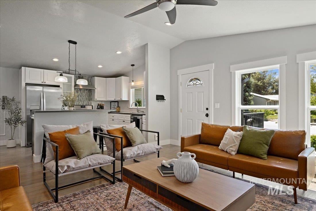 property viewer photo 1