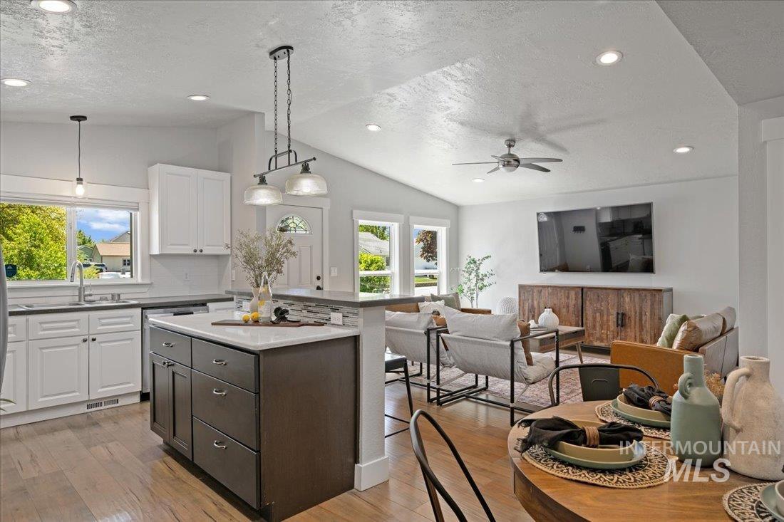 property viewer photo 3