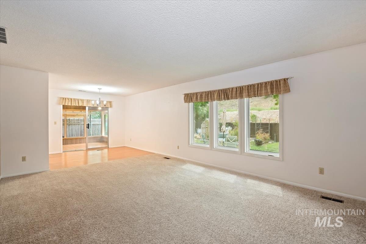 property viewer photo 10