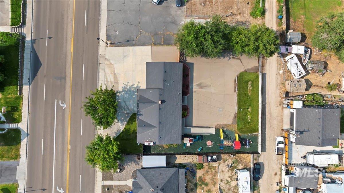 main property photo 31