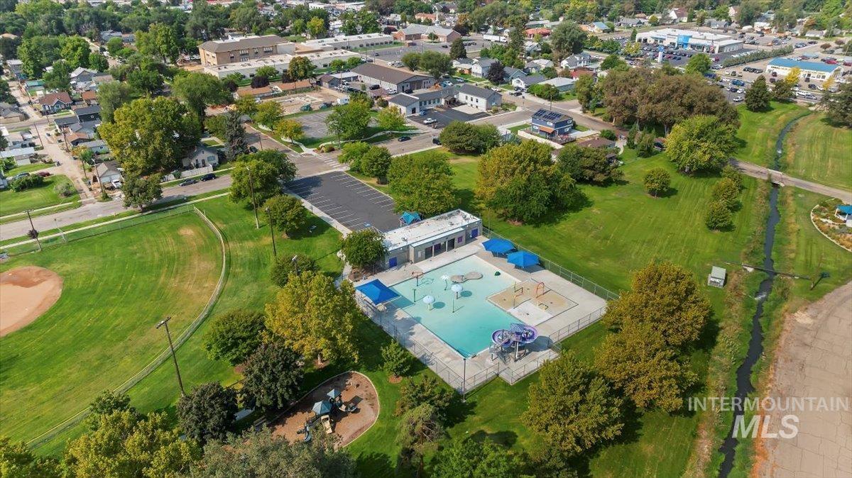 main property photo 38