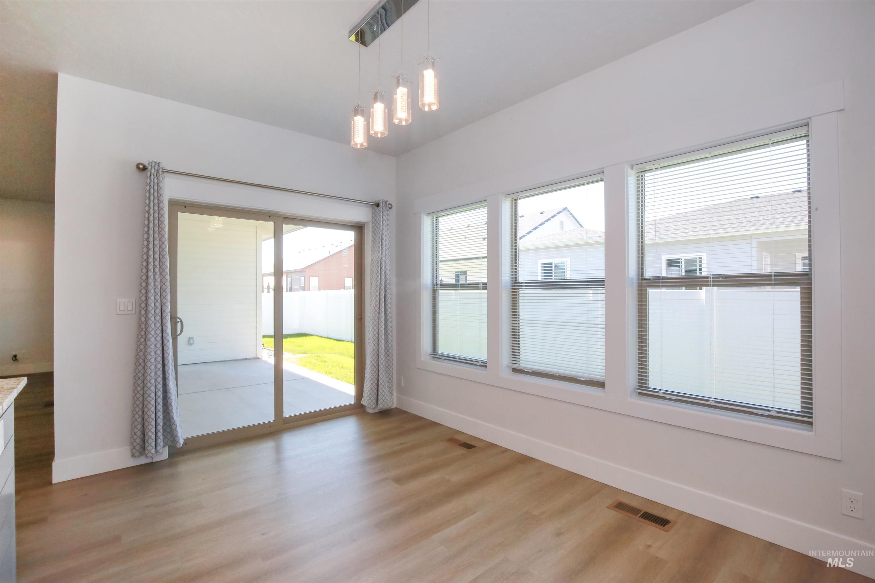 property viewer photo 10