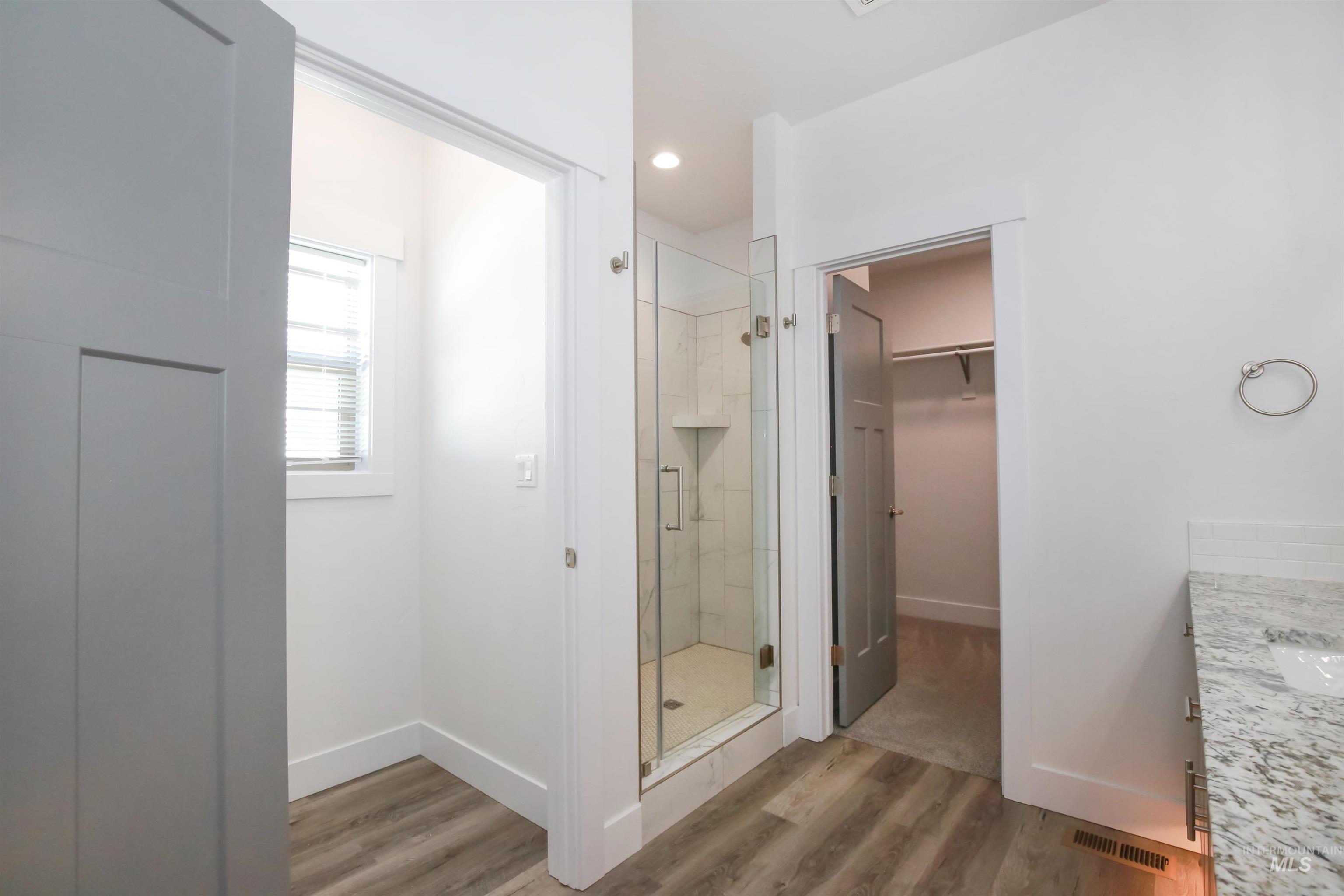 property viewer photo 15