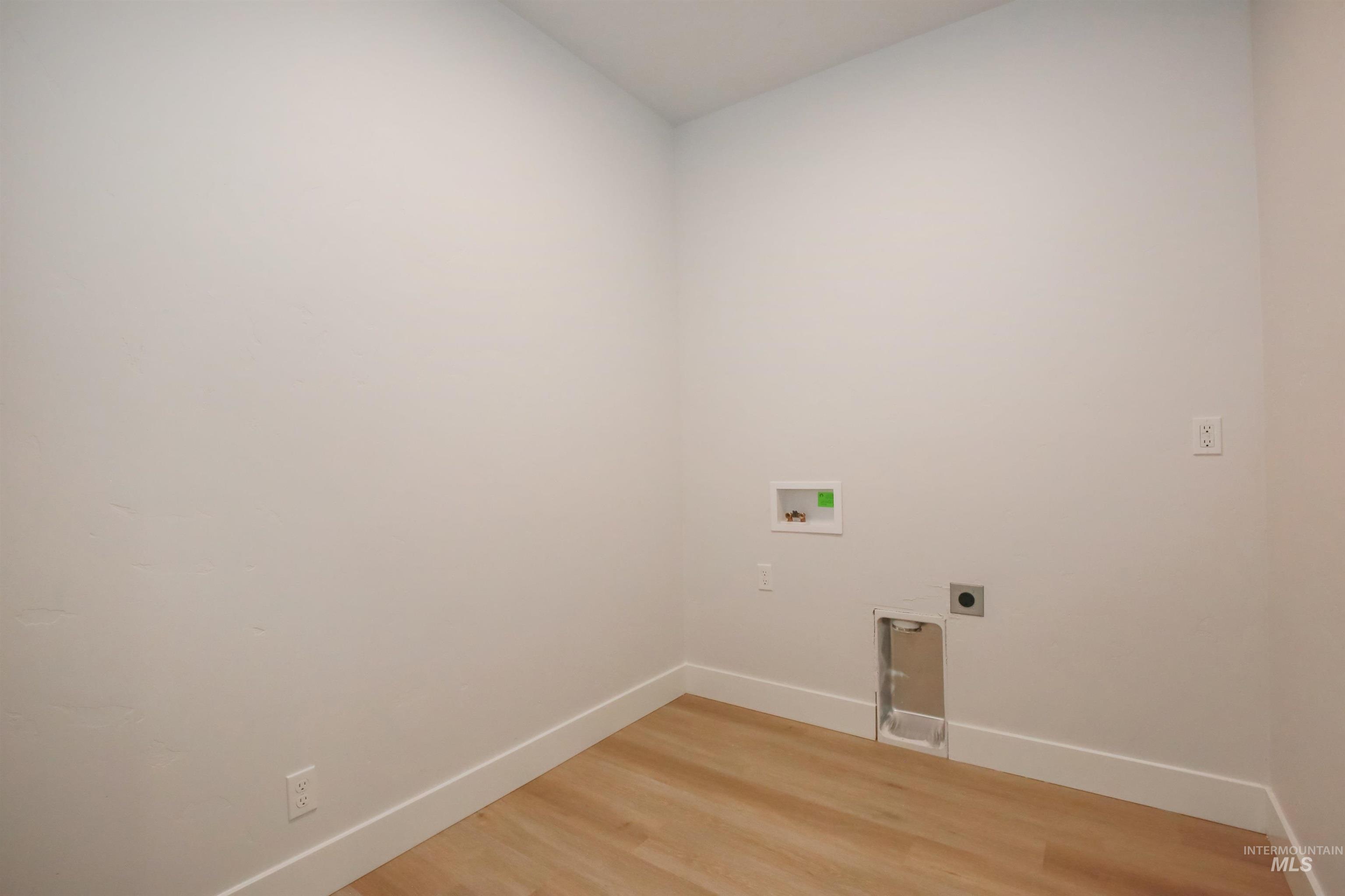 property viewer photo 20