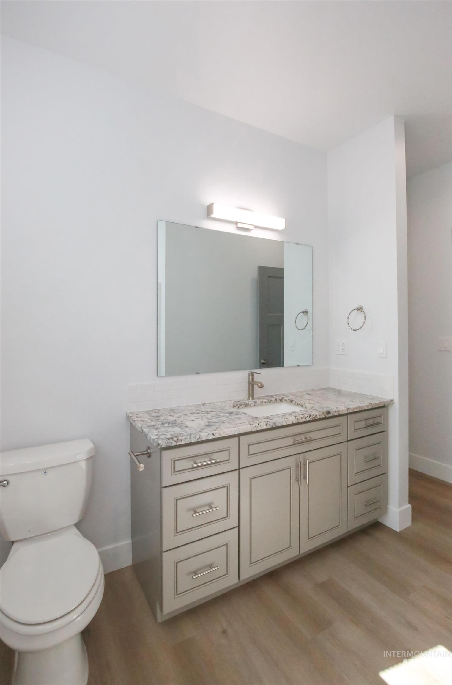 property viewer photo 26