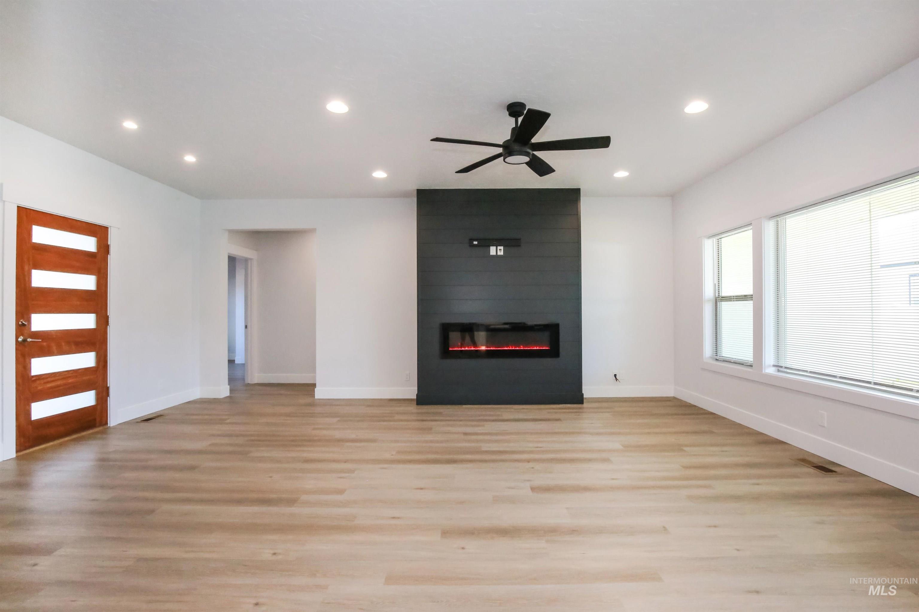 property viewer photo 4