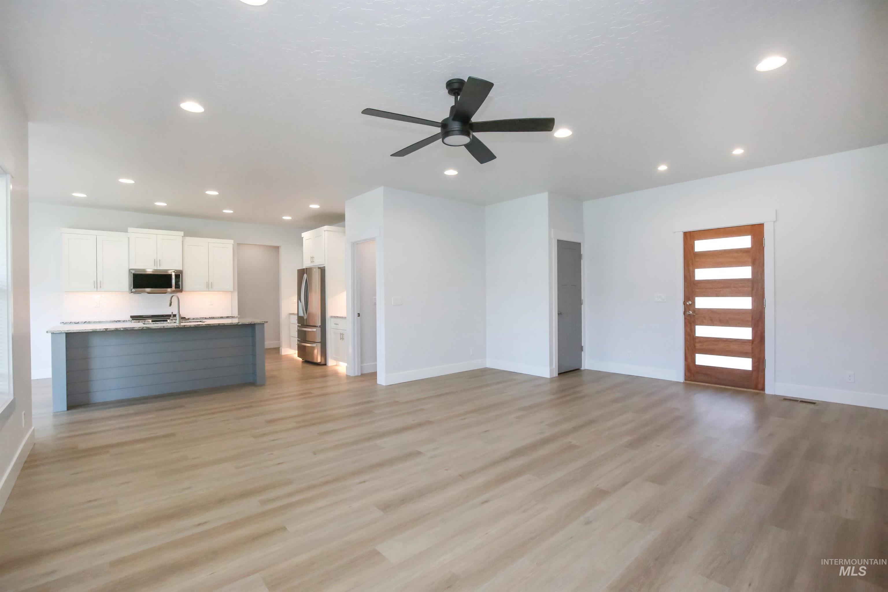 property viewer photo 5