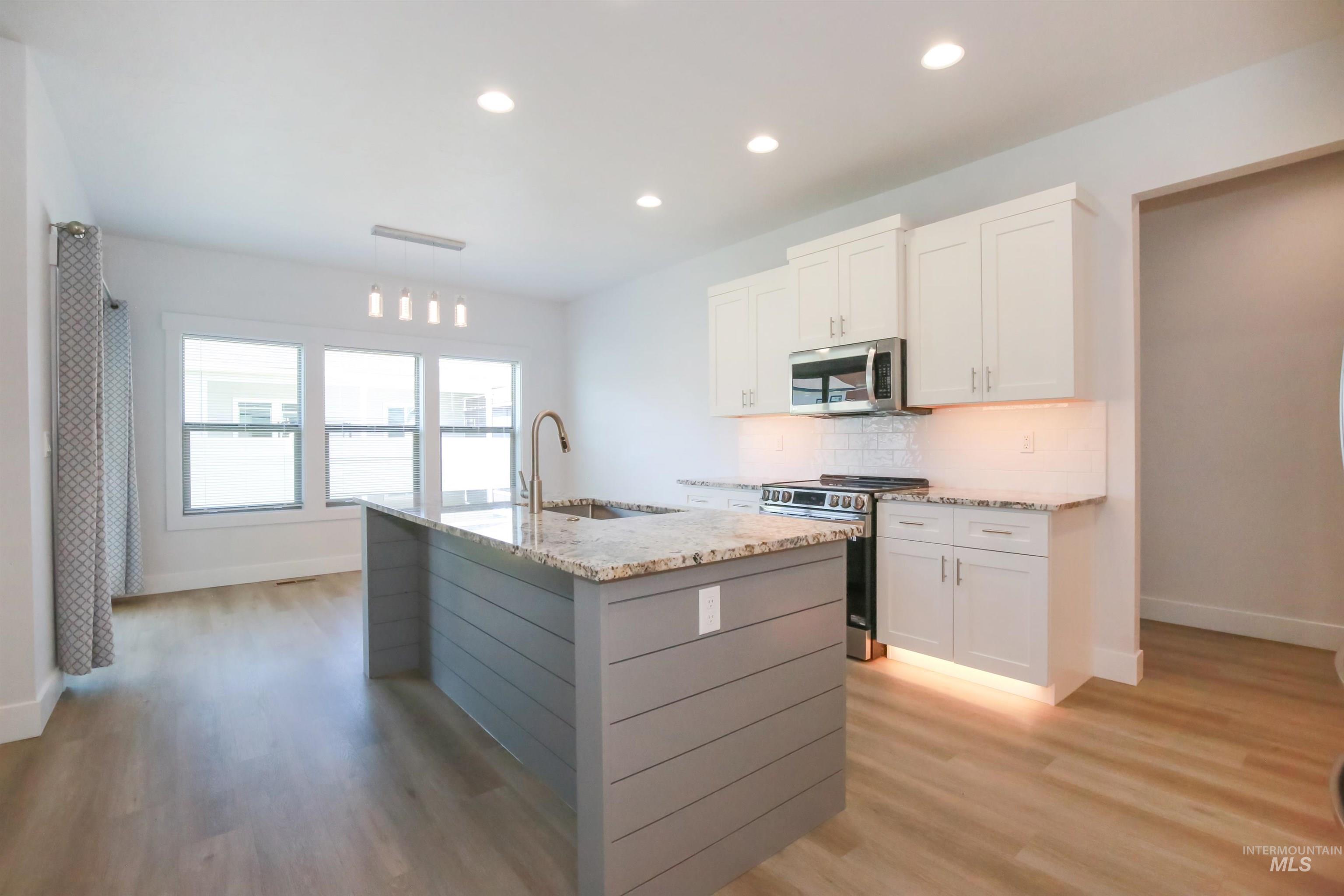 property viewer photo 6