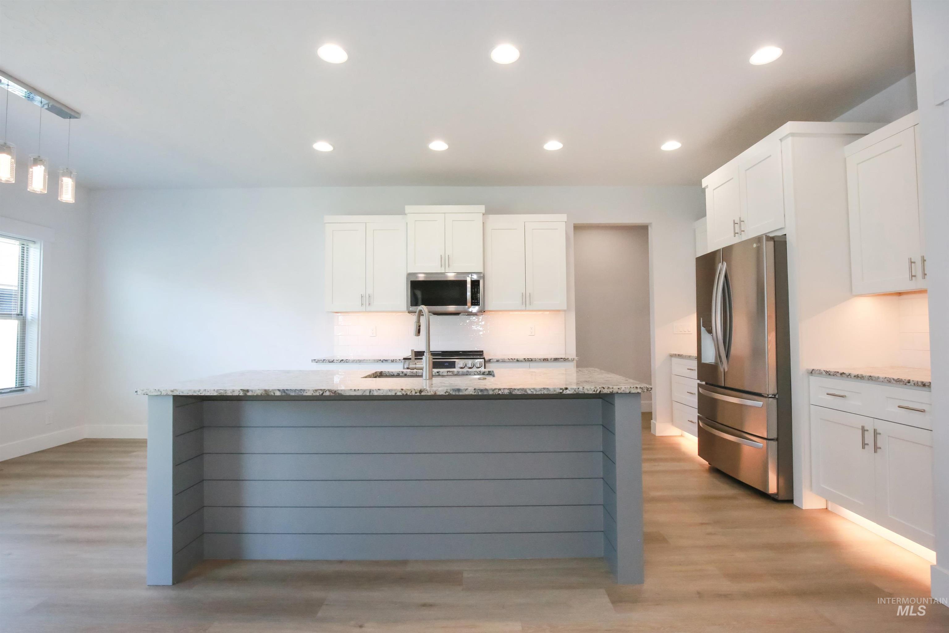 property viewer photo 8