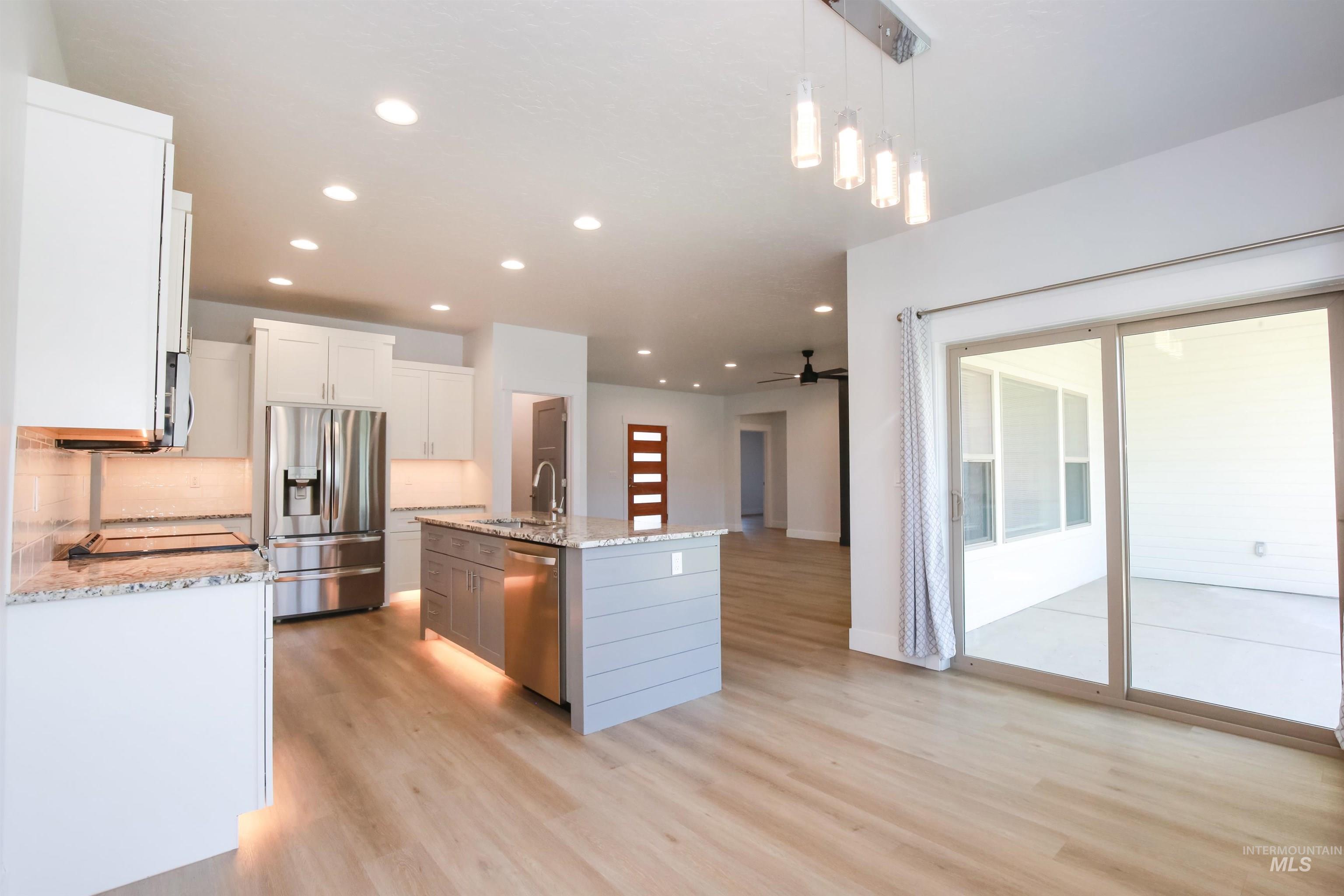 property viewer photo 9