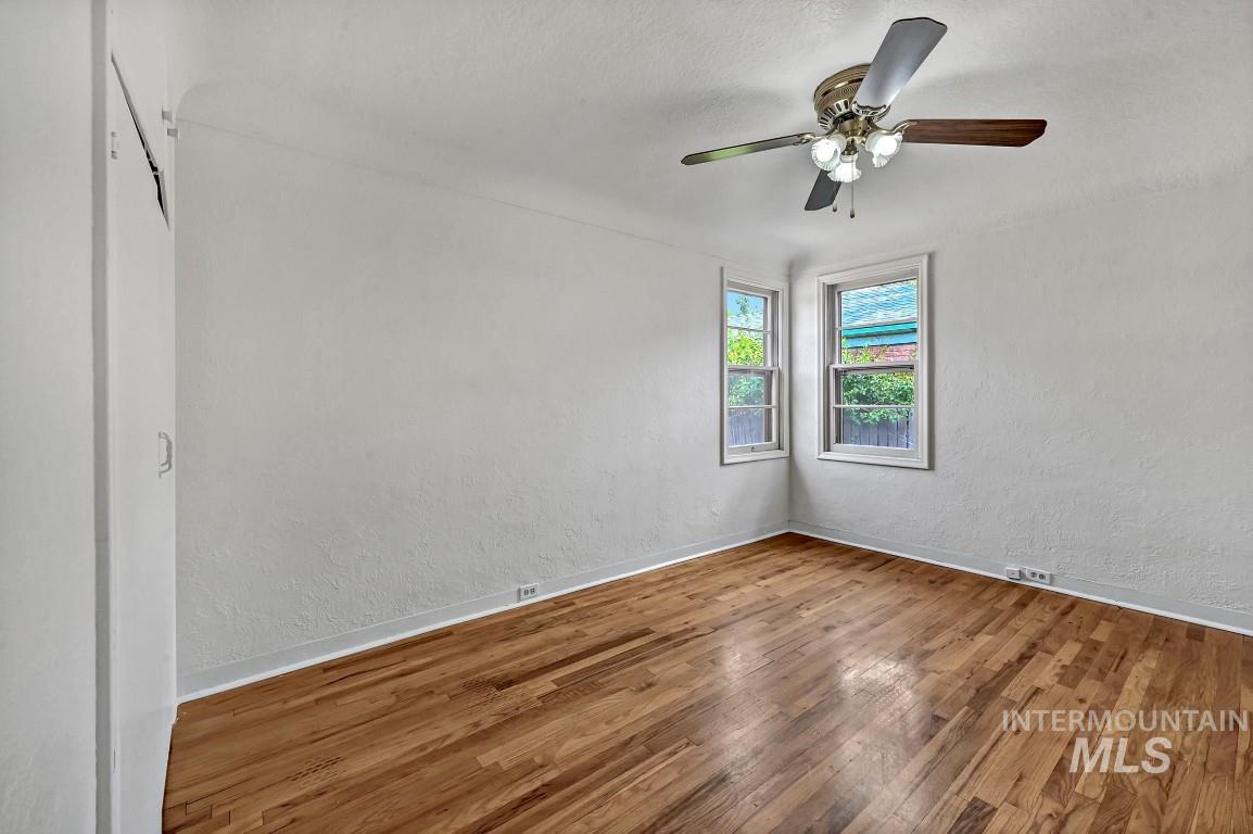 property viewer photo 17