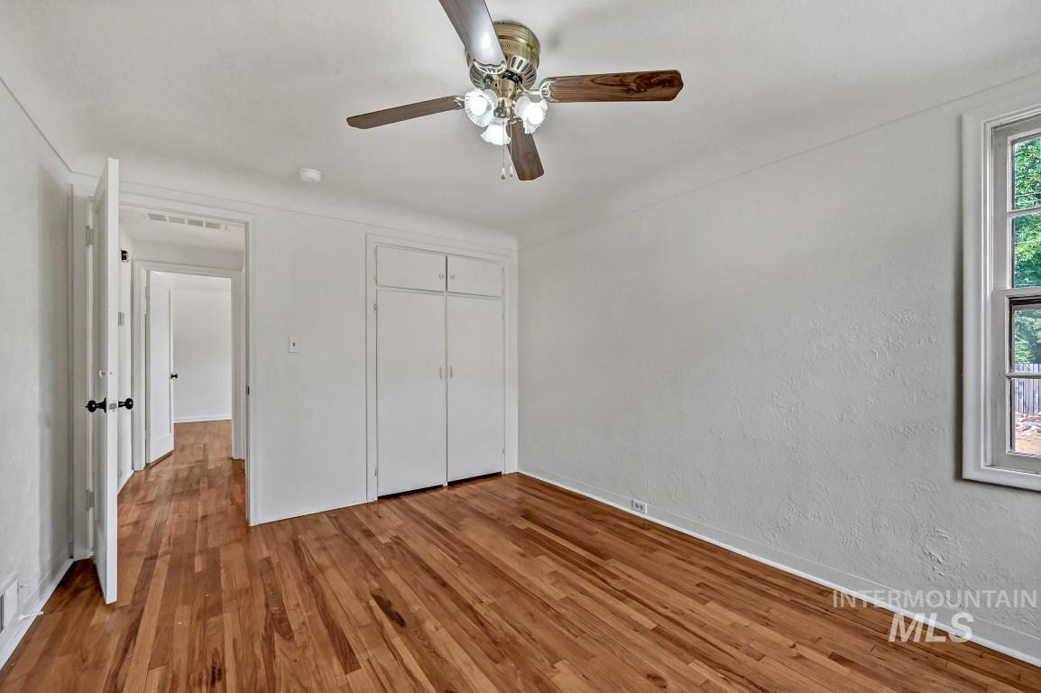 property viewer photo 18