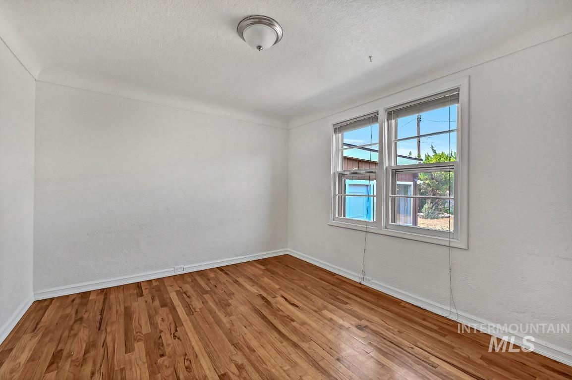 property viewer photo 19