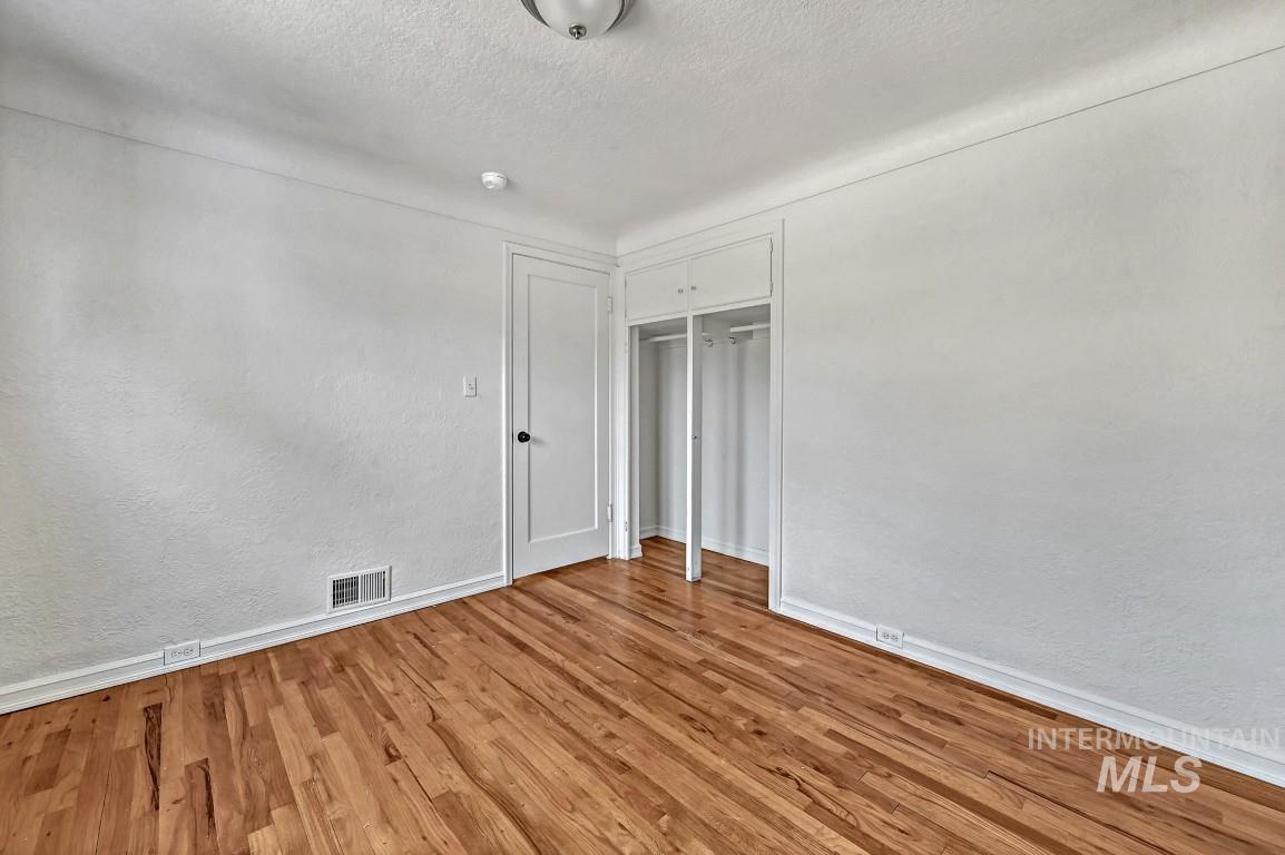 property viewer photo 20