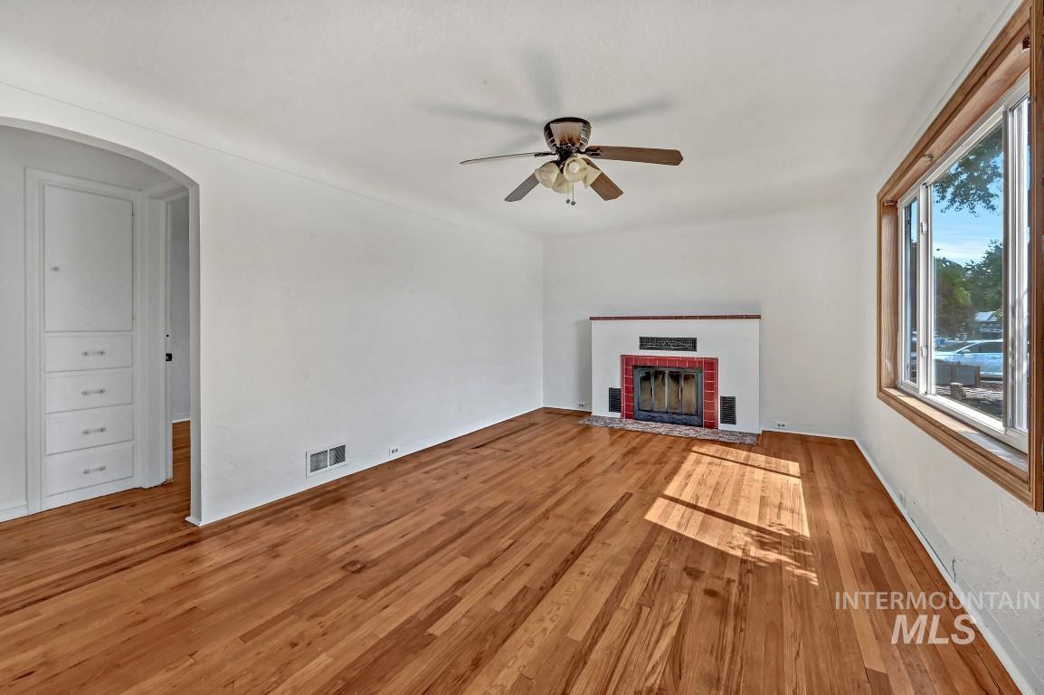 property viewer photo 5