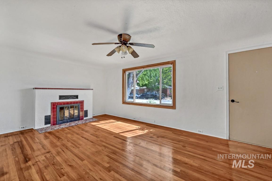 property viewer photo 7