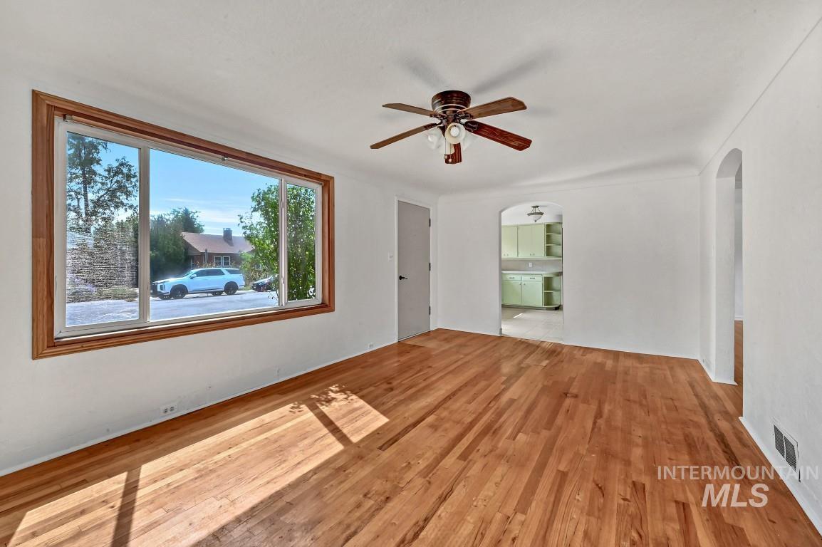 property viewer photo 8