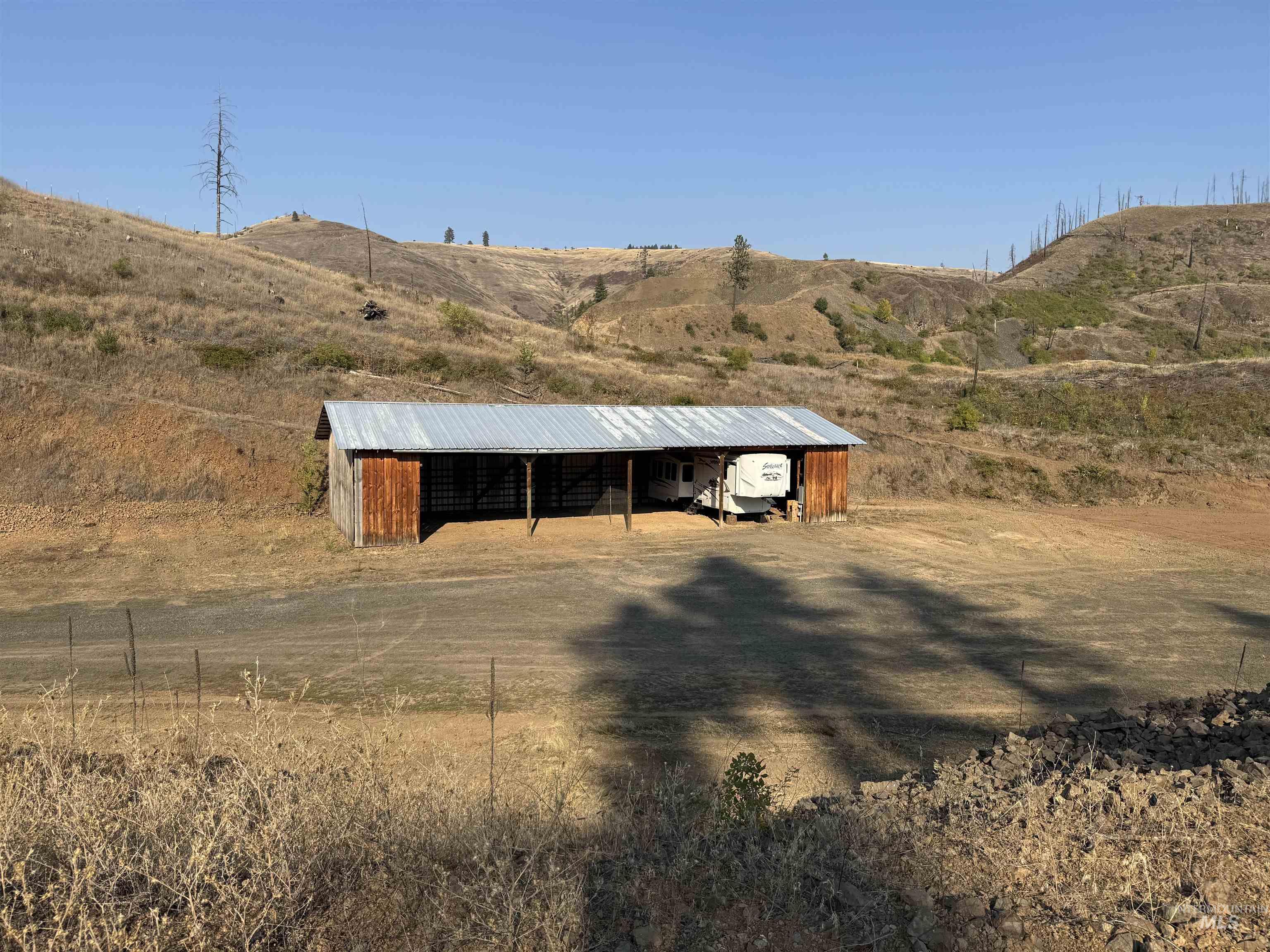 main property photo 8