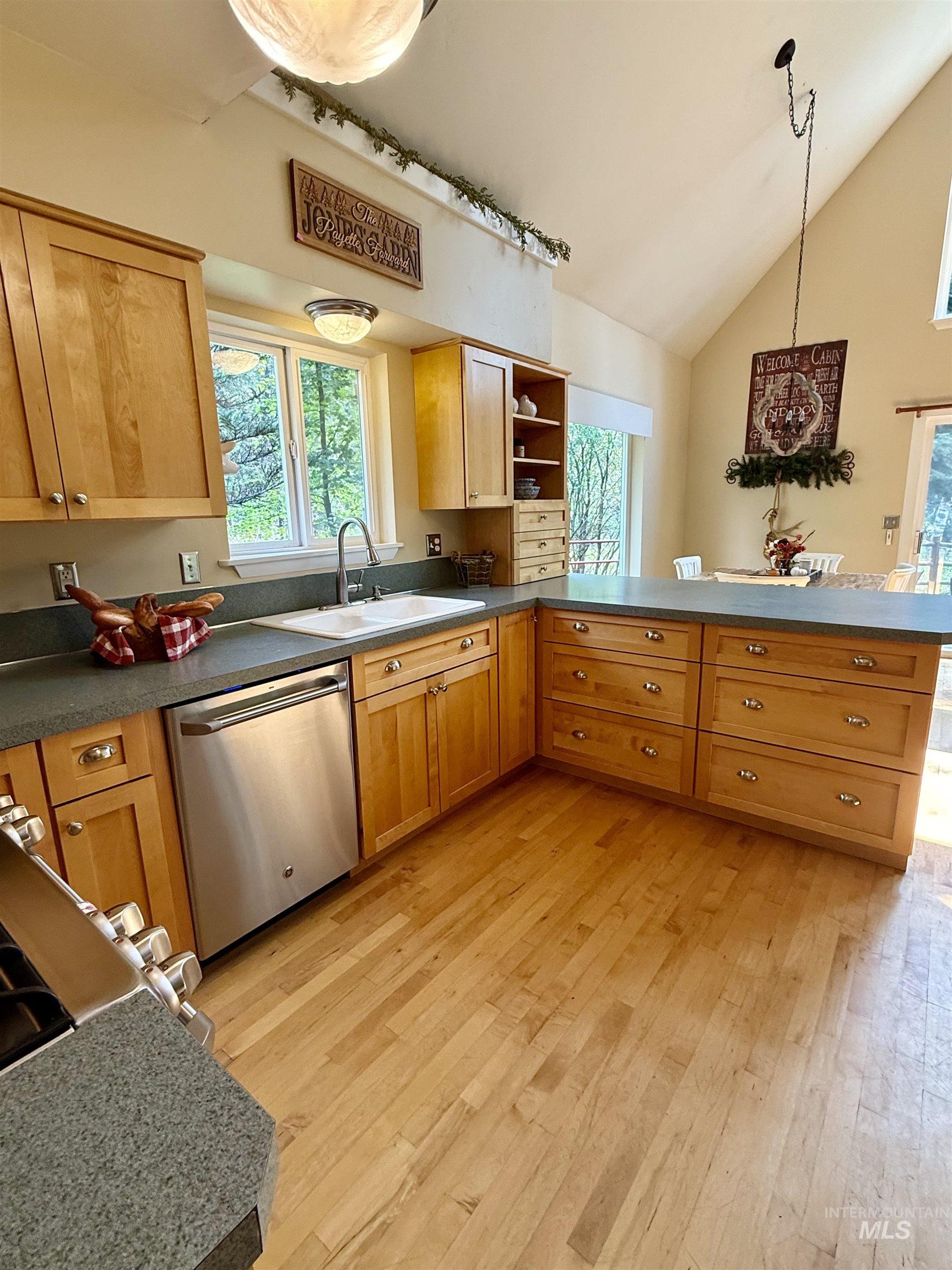 property viewer photo 12