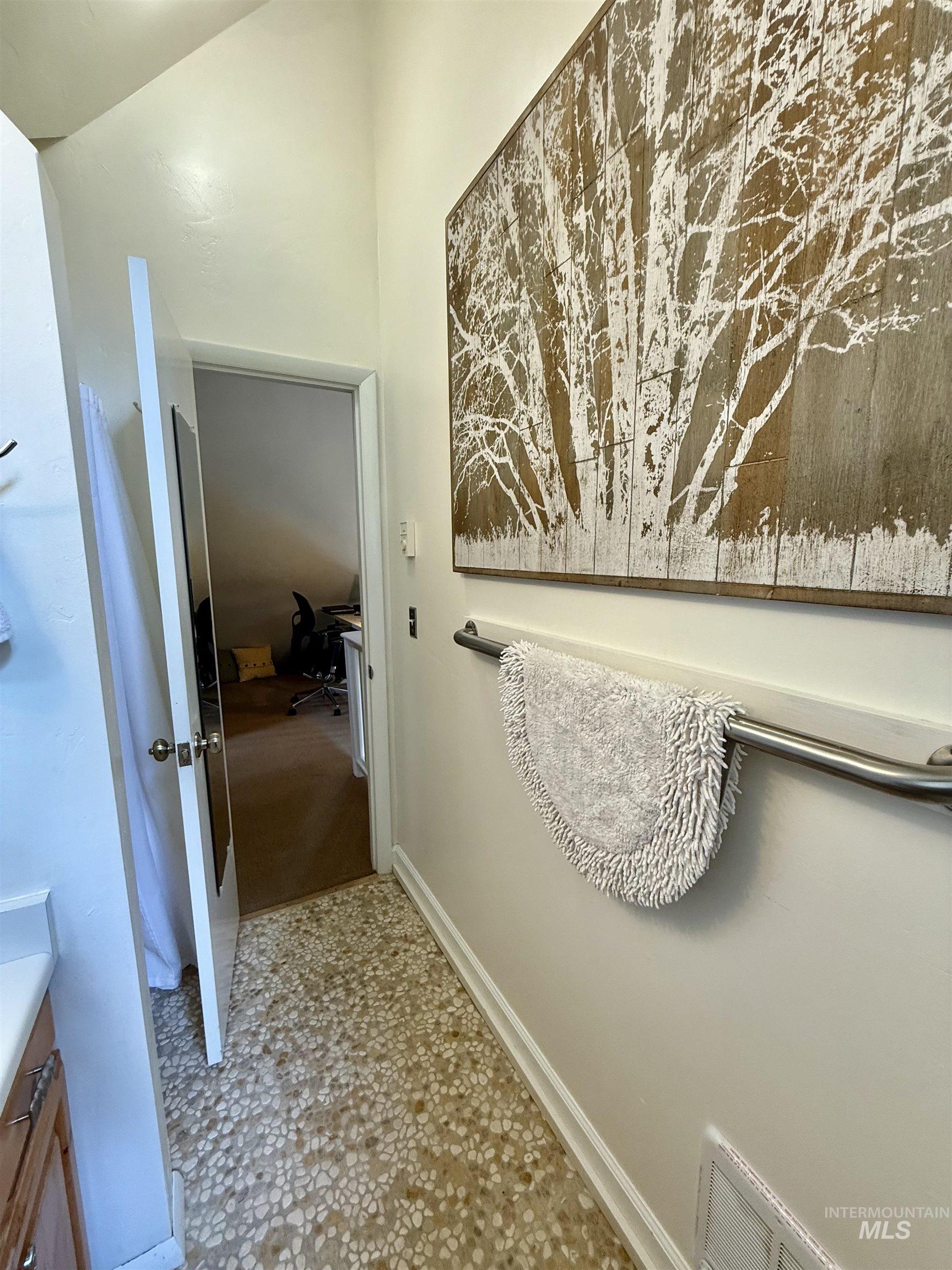 property viewer photo 24