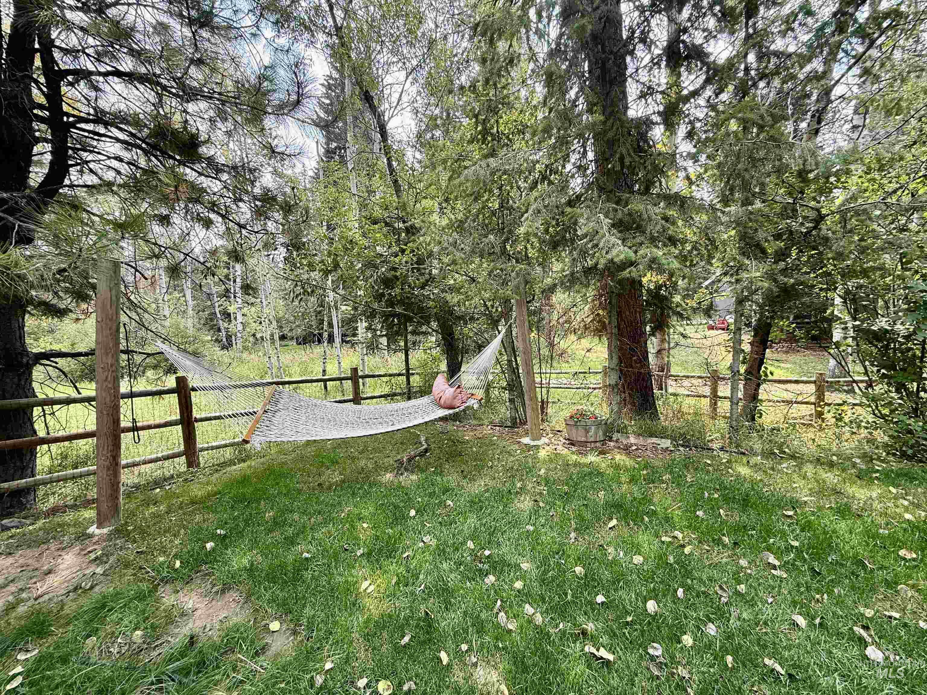 property viewer photo 35