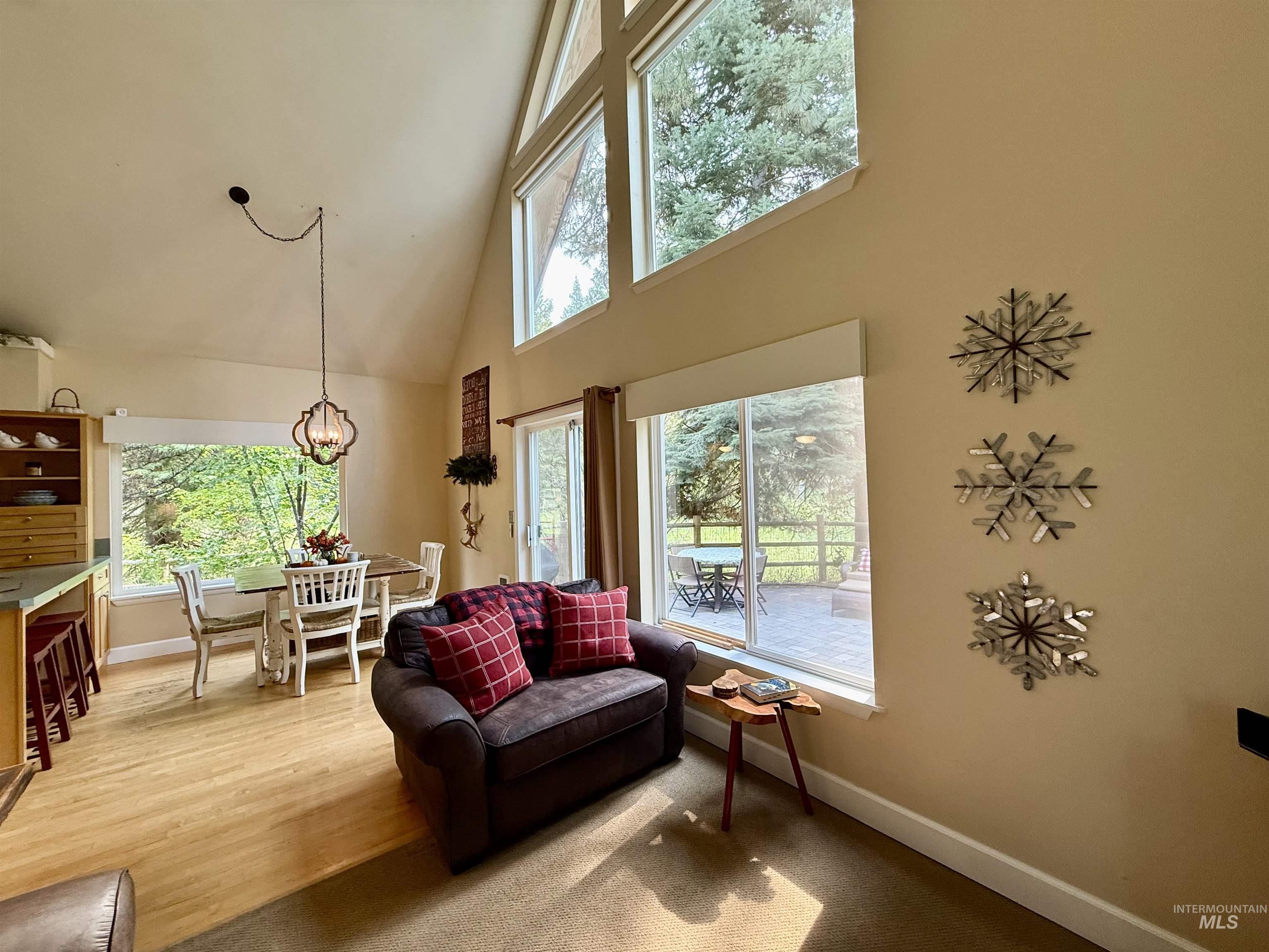 property viewer photo 7