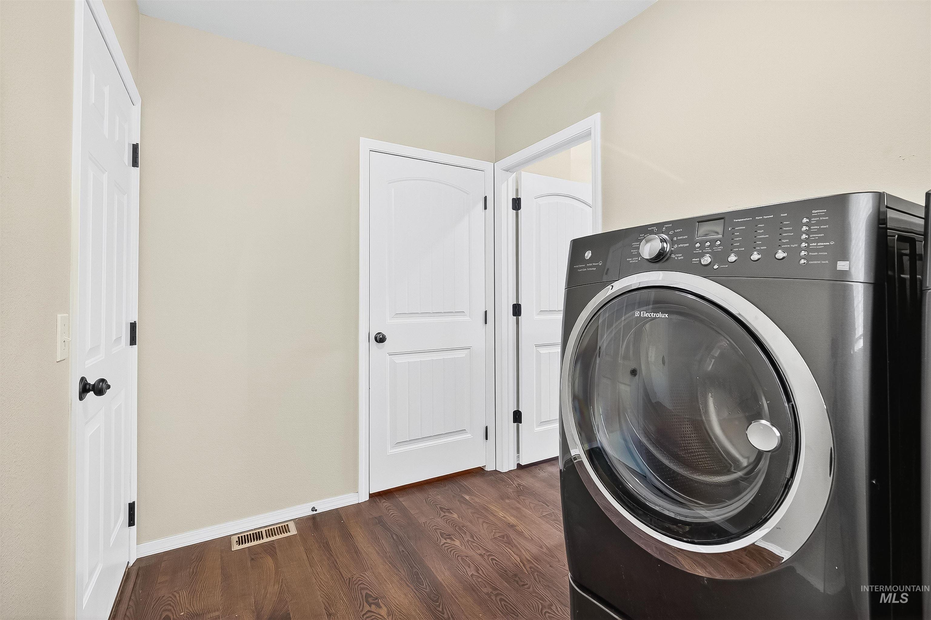 property viewer photo 27