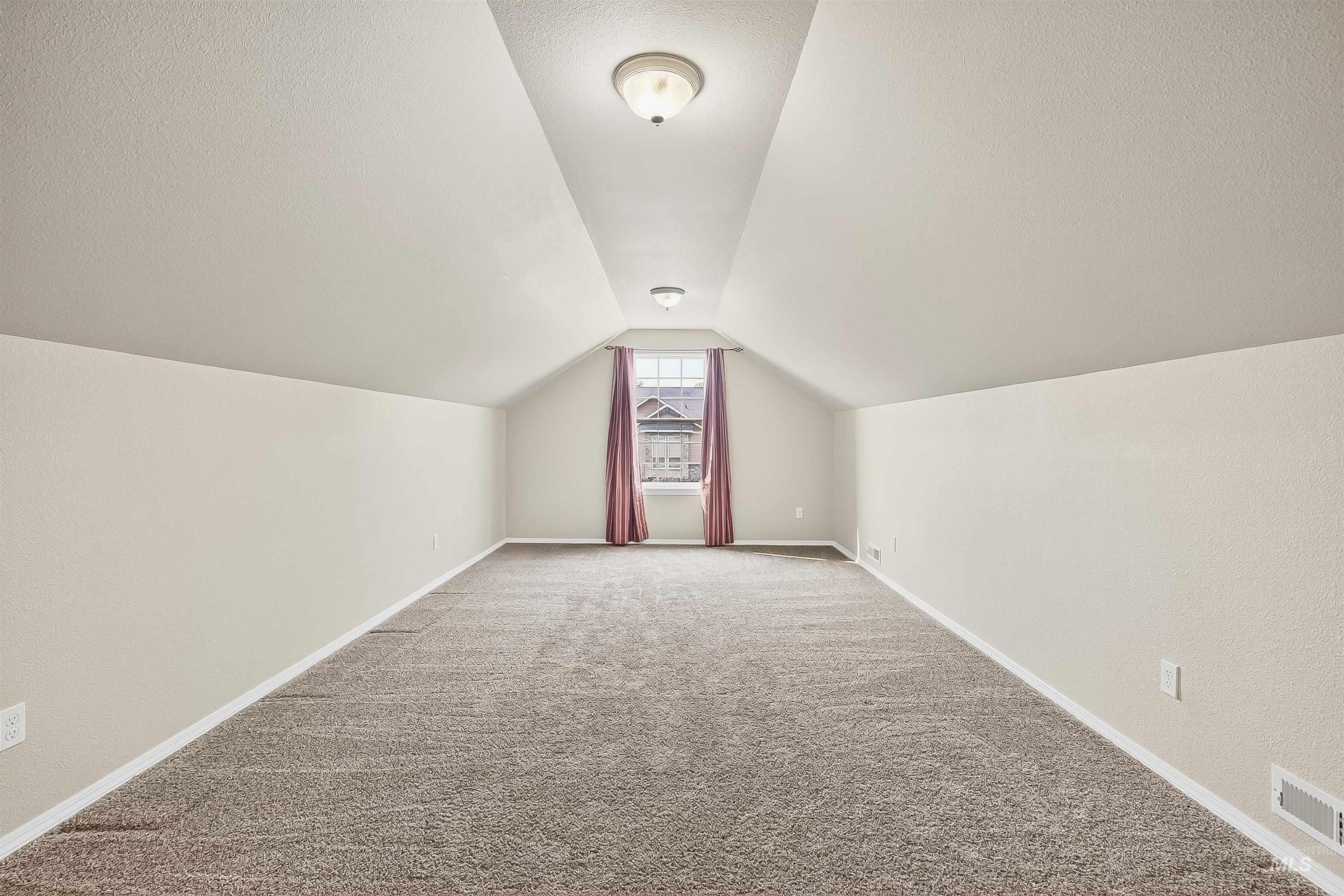 property viewer photo 29