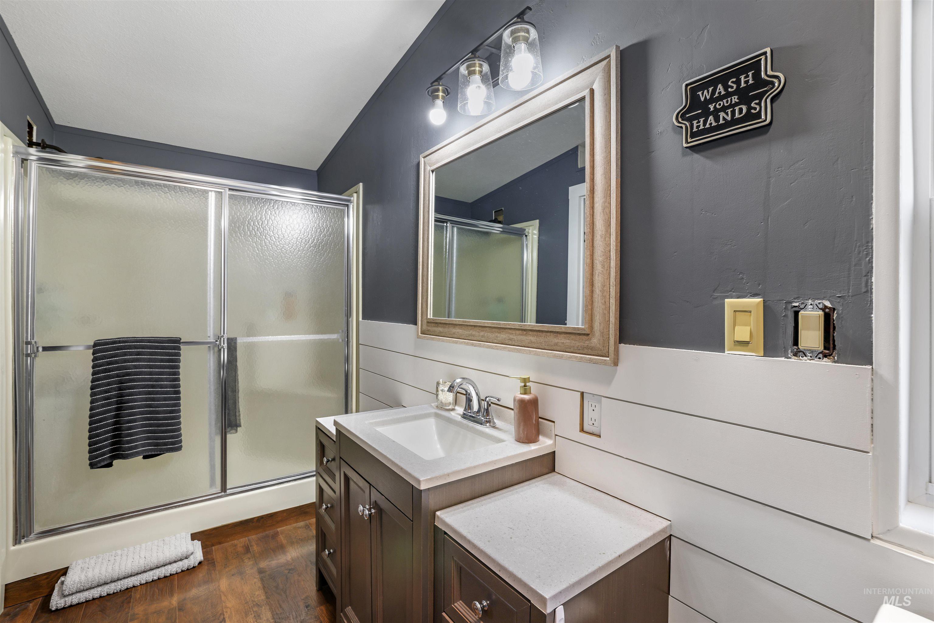 property viewer photo 16