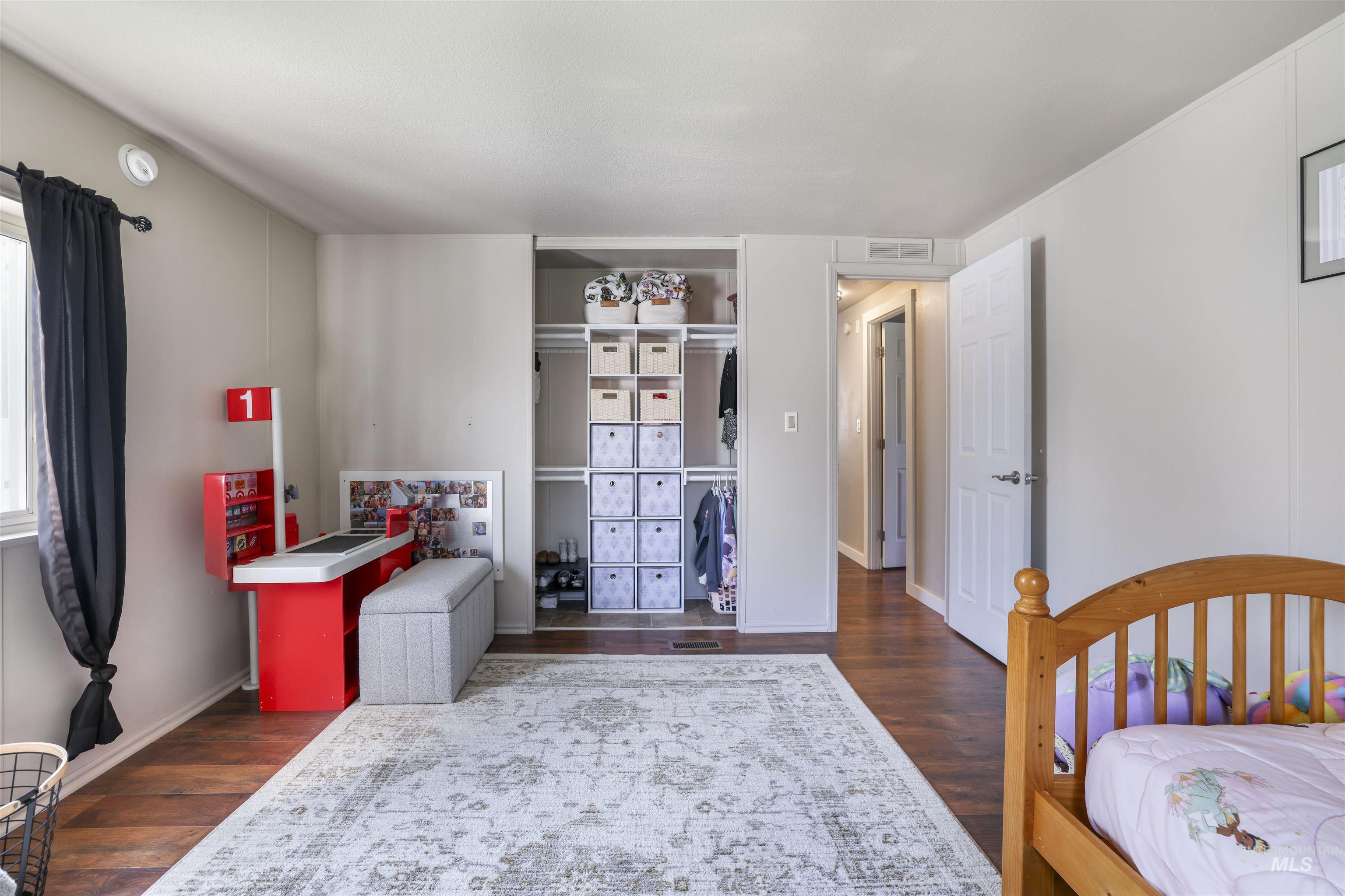 property viewer photo 18