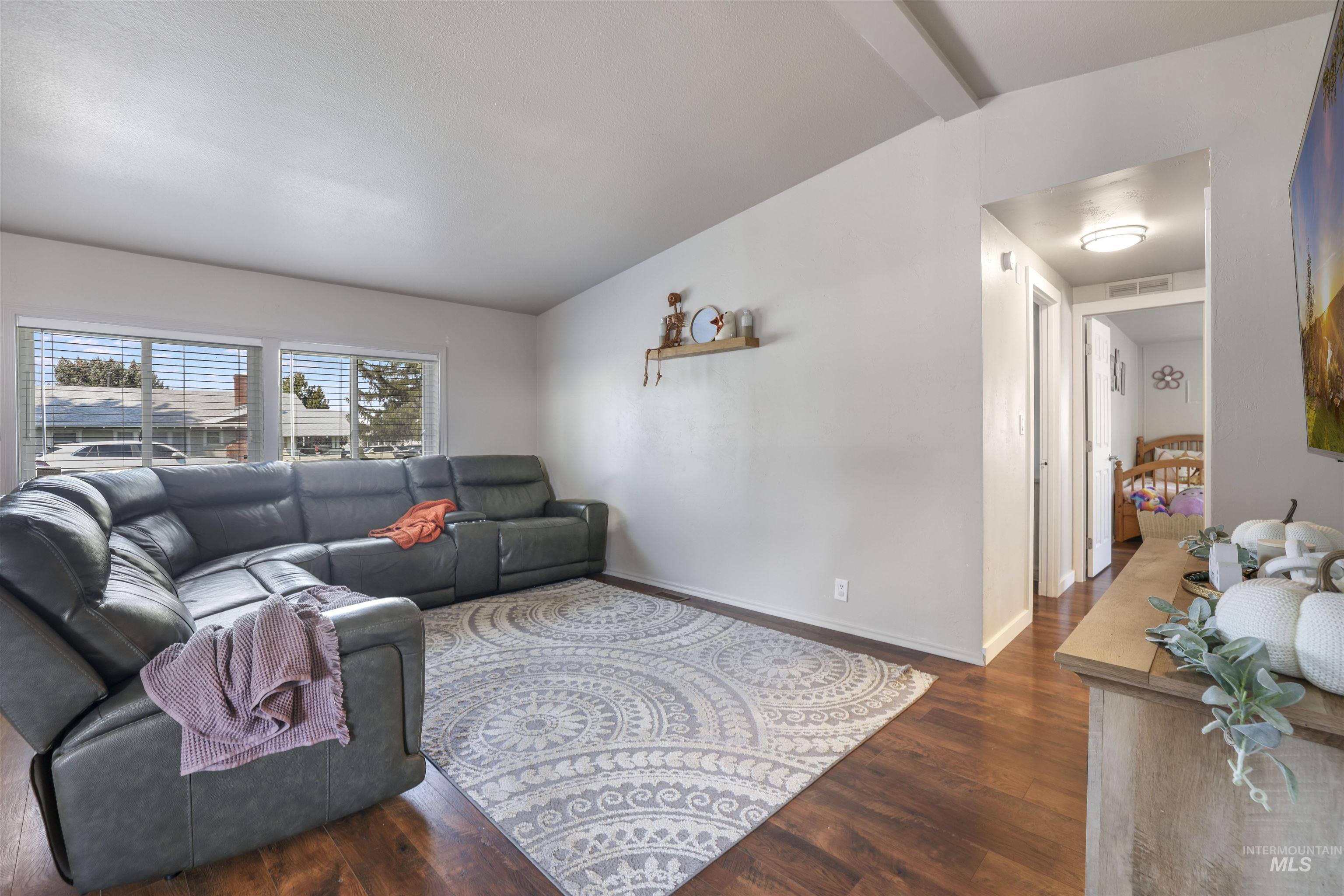 property viewer photo 4