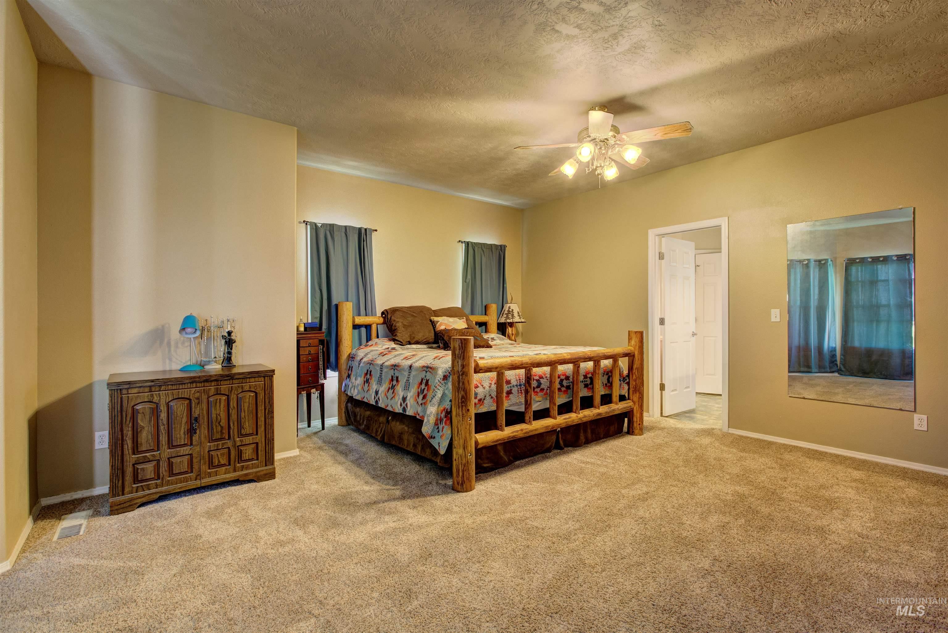 property viewer photo 18