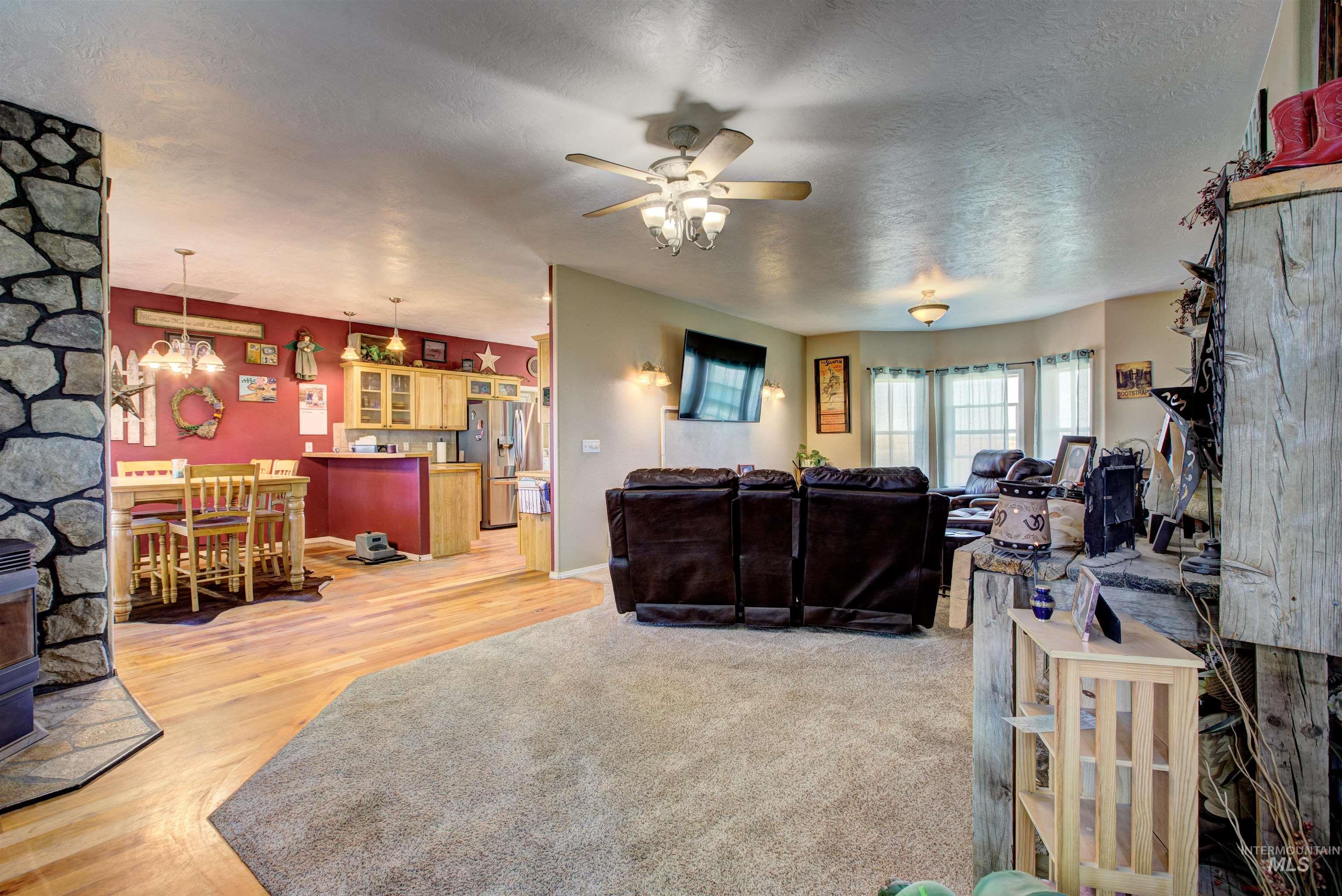 property viewer photo 3